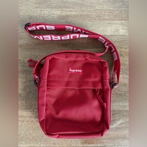 Supreme SS18 Shoulder Crossbody Bag Red